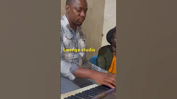 Tazama Pita Lwenge Akimpigia Biti Ngayabhula 