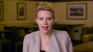 Yesterday - Itw Kate McKinnon (official video)