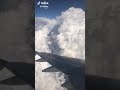 منضر خلاب من وسط الغيوم صورته لكم
