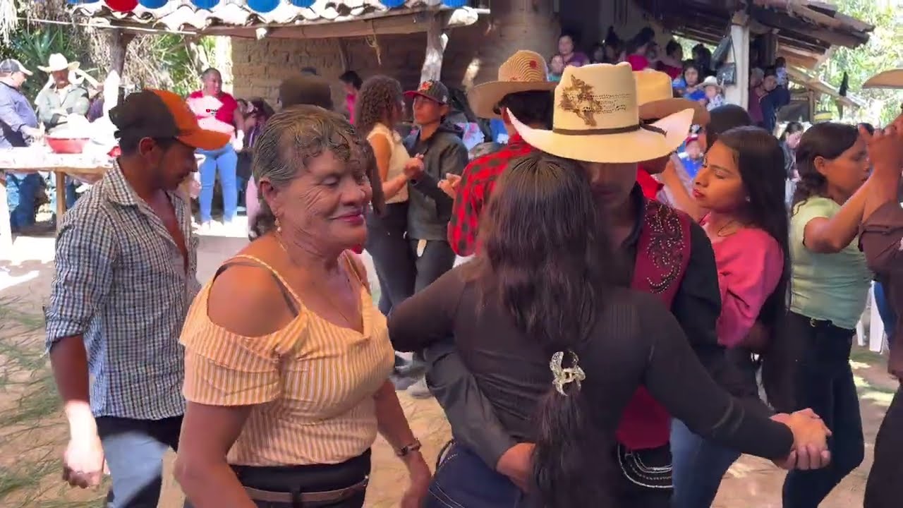Sigue esta chulada de baile mira estas parejas como bailan 