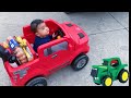 MANEJANDO NUEVO CARRO DE JUGUETE--- video educativo- Play With Ride On Cars Toy