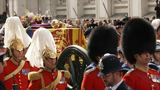 Procession of Queen Elizabeth II's coffin down Whitehall | AFP