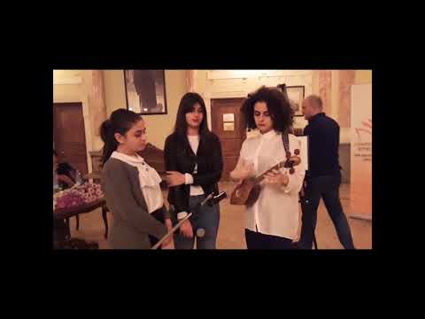 მღერიან მარიამ და ანა აზარიაშვილები, ნუცა წულუკიანი.