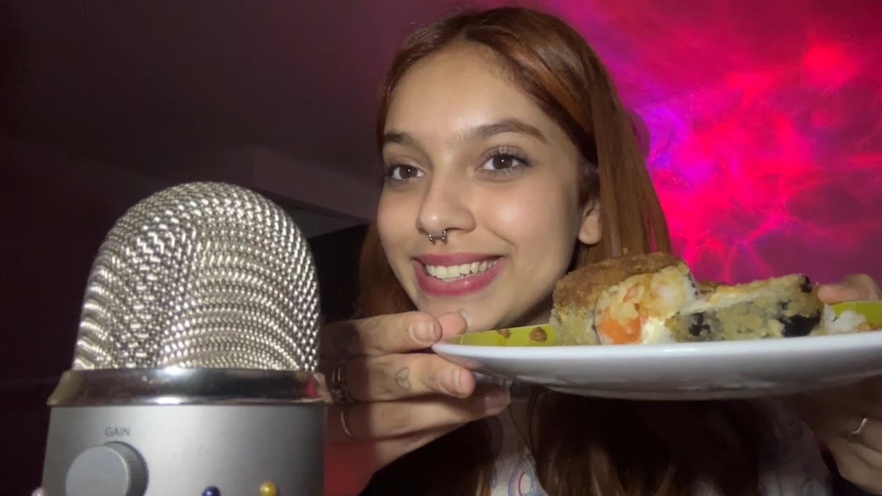 ASMR COMIENDO SUSHI EN ESPAÑOLISIMO| EATING SOUNDS Y SUSURROS| SOFIWI