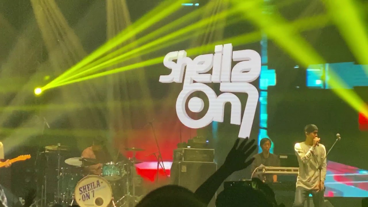 Kisah klasik sheila on 7 live concert di pekanbaru YouTube Kisah klasik sheila on 7 live concert di pekanbaru YouTube