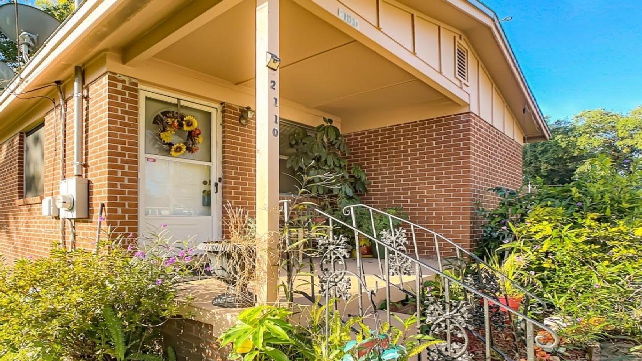 2110 Woodside St, Jacksonville, FL Presented by Myesha Michelle Davis.