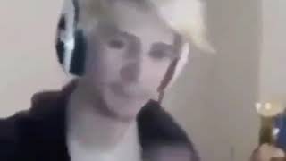 xQc clapping fast