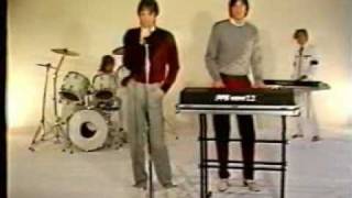 Miniatura de vídeo de "Twins - Face to face, heart to heart (1982)"