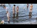 Bathing beautiful girls Jeziorko Czerniakowskie Warshawa | Купание в озере Черняковском людей море!