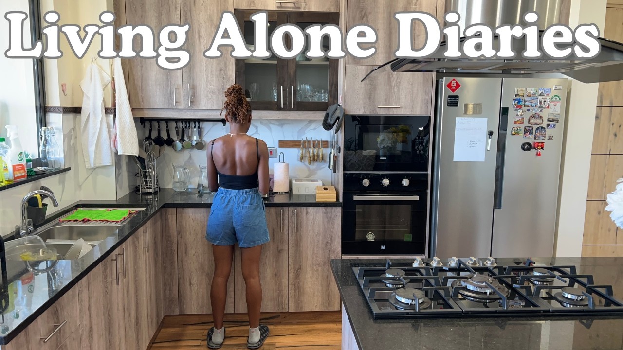 Living alone in Nairobi. Waking up at 5:30 am. Morning Routine. Slow Saturday. Picnic. Cooking