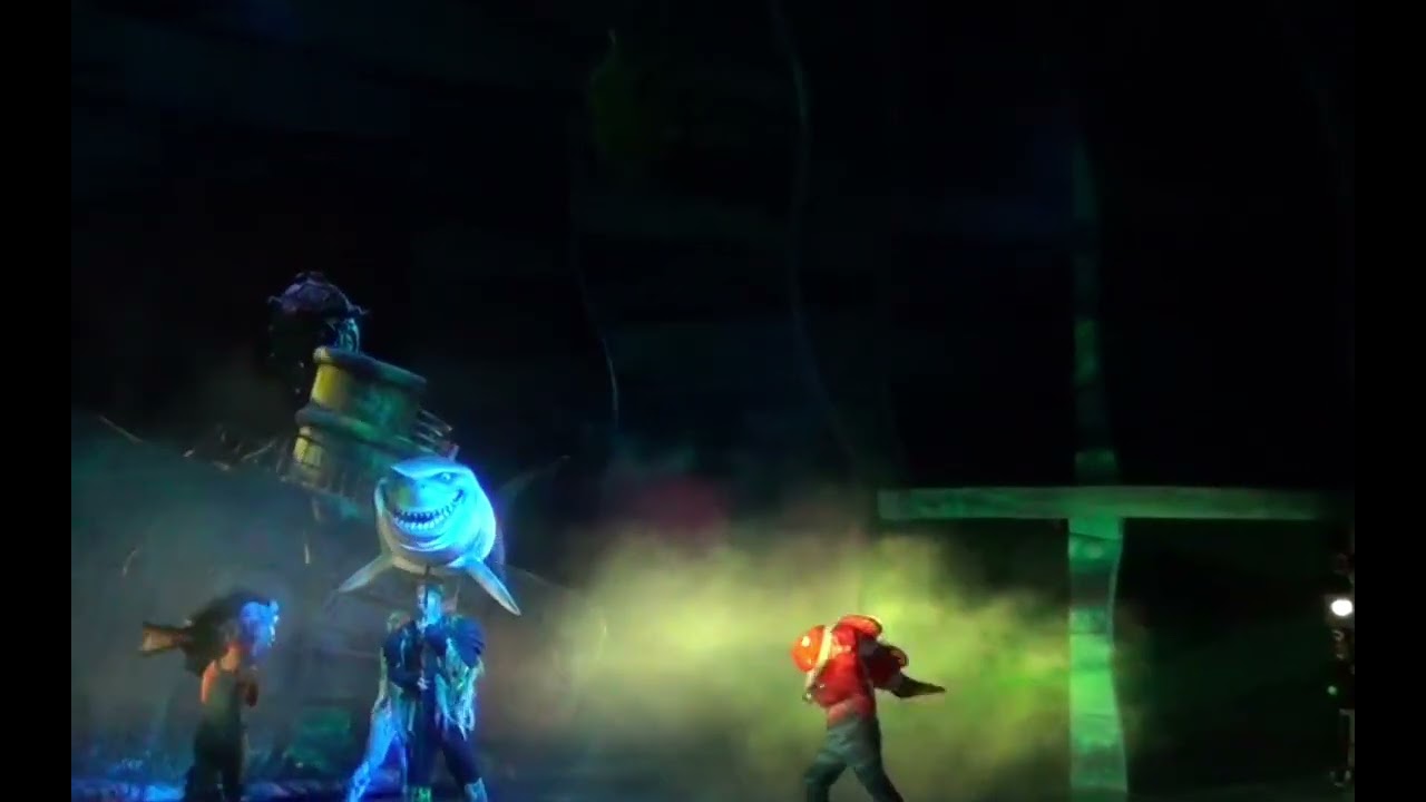 Finding Nemo the musical moonfish Marlin Dory acrhor Bruce chum Mr Ray crush bubble Deb Gill 2009