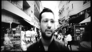 SuperStereo feat. Dé - 7 lépés (Official Music Video) chords