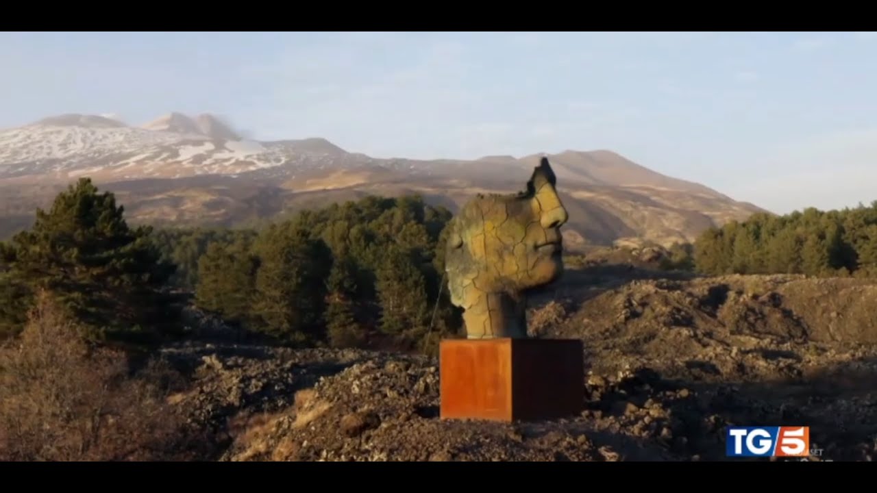 tg5 - Igor Mitoraj - LO SGUARDO - Humanitas - Physis