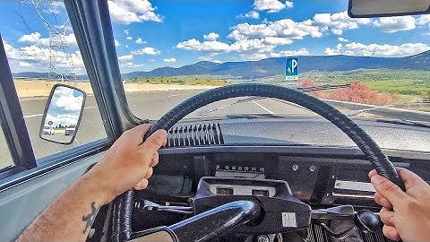 HOW IS IT POSSIBLE THAT 99.9% OF SPANIARDS DON'T KNOW HOW TO DRIVE? TRAVELING IN A CLASSIC CAR DO...