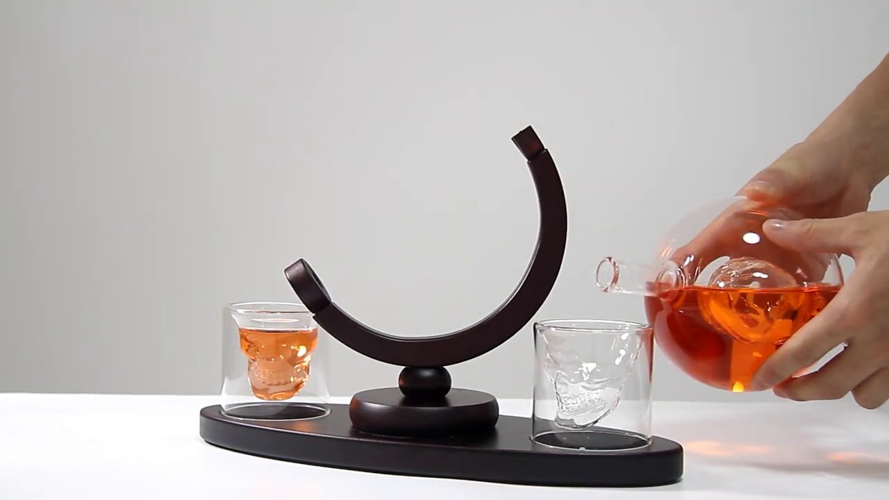 whiskey decanter set skull shape glass bottle