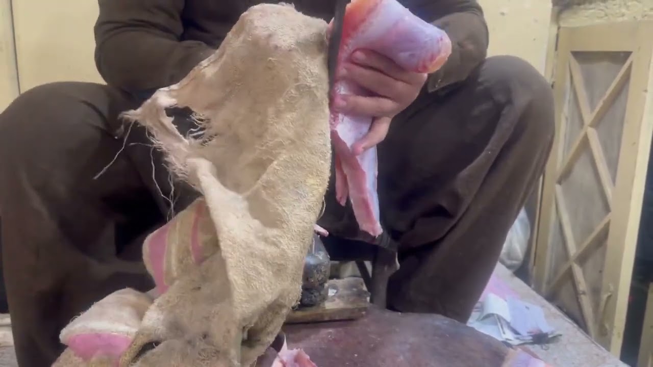 Malli Fish Cutting skills At Fish Market Lahore 