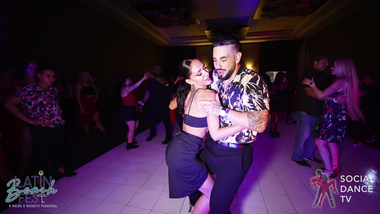 Daniel y Desiree [Bachatica] at Latin Beach Festival 2021