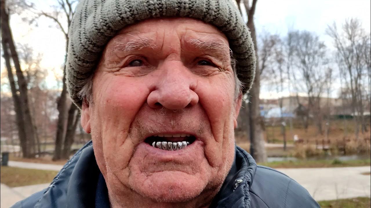Дед архимед канал. Ютуб дедушки. Селфи дедушек. Ютуб дедушки. Бизнес дед.