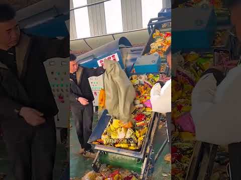 В Китае просроченные продукты превращают в корм для животных 🥖🐄