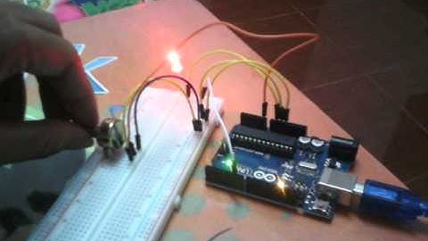 1.อ่านค่าจาก VR เพื่อปรับความสว่างของ LED