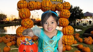 Kids Trip to the Halloween Pumpkin Patch!