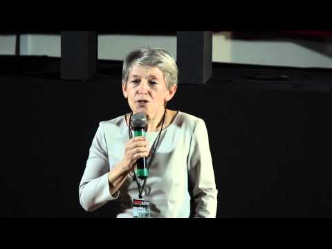 Искусство быть небанальным | Anna Vall | TEDxLETI