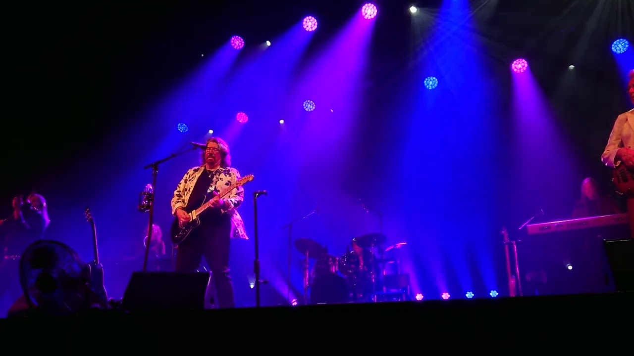 MUSIC OF ELO BY PHIL BATES - LAST TRAIN TO LONDON 