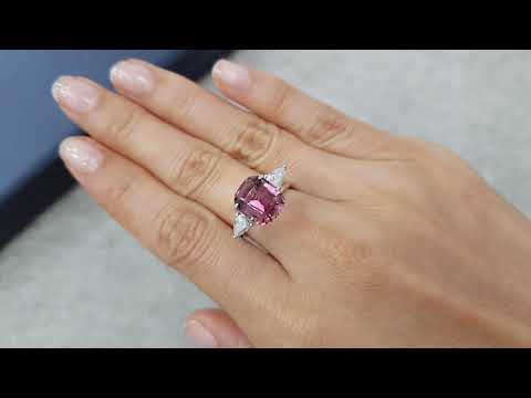 Пурпурно-розовый турмалин в огранке кушон 4,78 карат Видео  № 1