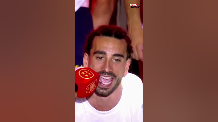 🎶 ¡Cucurella canta su canción en la celebración de España! #shorts
