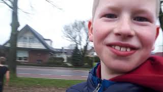 3 Kinderen Springen De Sloot In De Winter