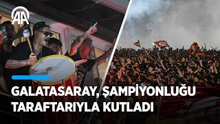 Galatasaray şampiyonluğu Florya'da taraftarıyla kutladı Resimi