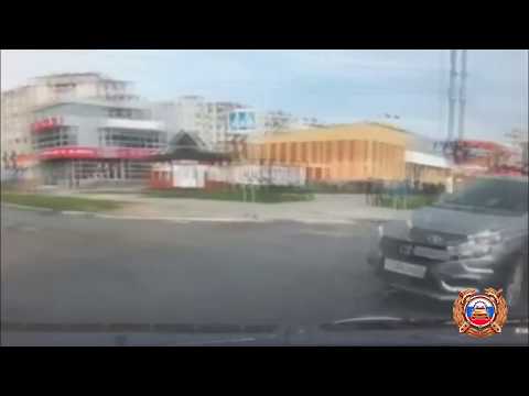 Опубликовано видео серьёзного ДТП в микрорайоне Южный, в котором пострадали двое взрослых и ребёнок