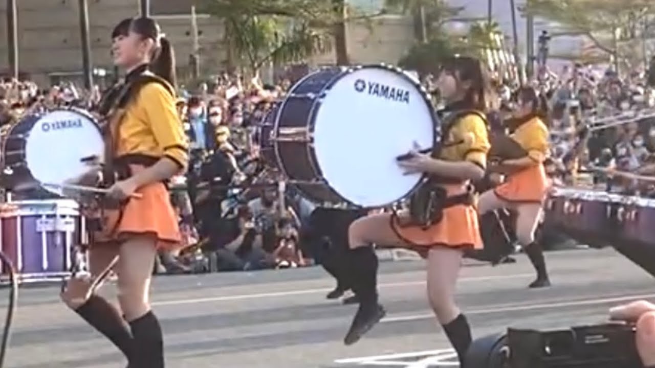 速報！京都橘高校吹奏楽部 台湾 高雄市でパレード - YouTube