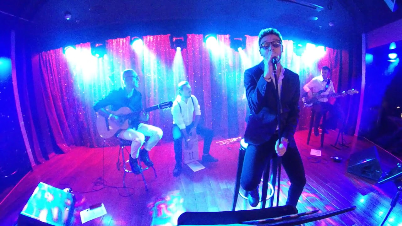 Wonderland ,Unplugged, Its not unusual