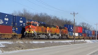 BNSF Barstow Sub grain train with Heritage hoppers and a meet of stack trains at Linroth 2 21 2025
