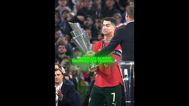 Portugal Players VS Trophy 😂