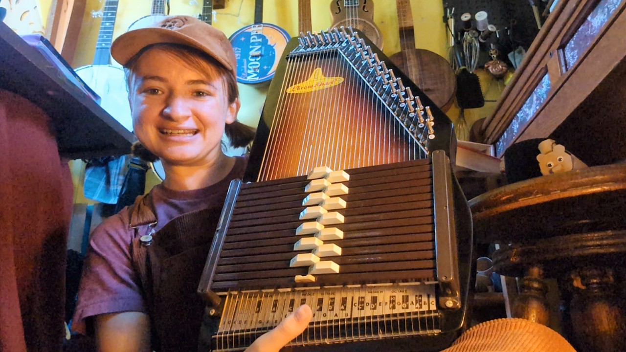 Behold the autoharp! - YouTube