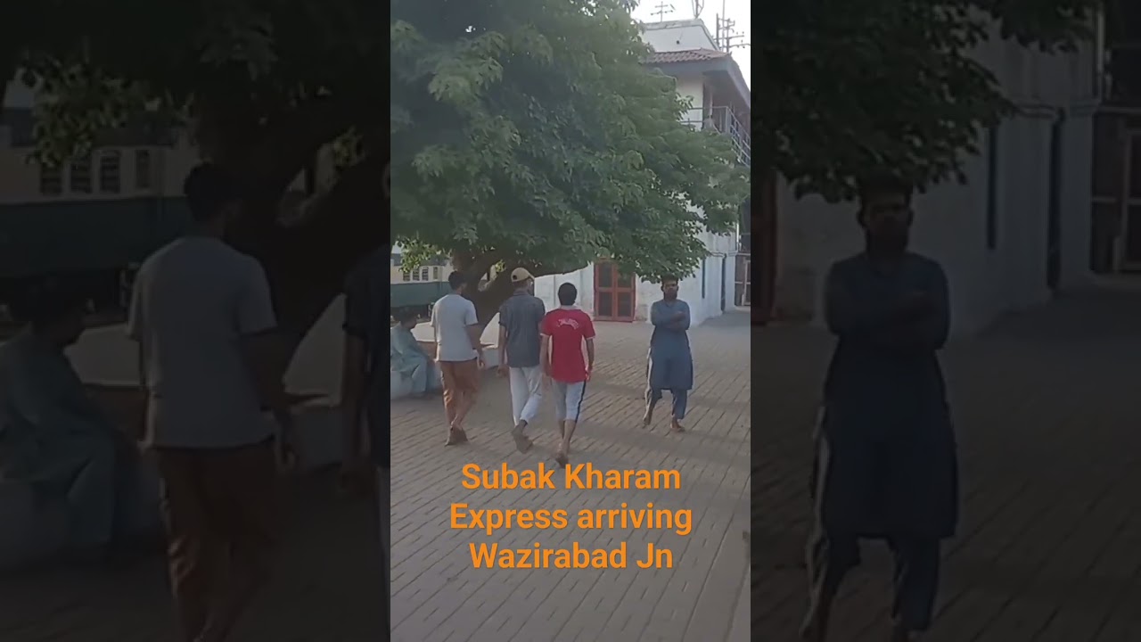 Subak Kharam Express arriving Wazirabad Jn 