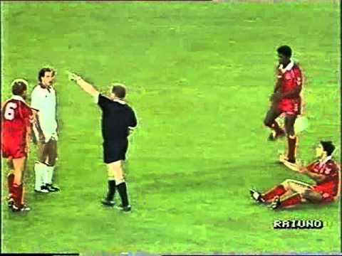 Franco Baresi vs Benfica - Finale Coppa dei Campio...