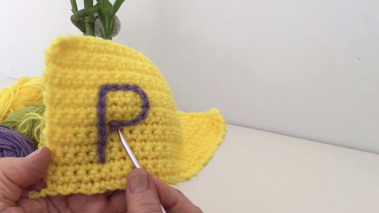 Como Bordar las Letras B P R con Crochet sobre Punto Bajo - YouTube