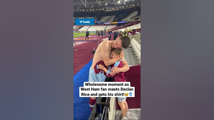 Wholesome moment as Declan Rice gives young fan his shirt!🥹👕 #declanrice #westham #premierleague