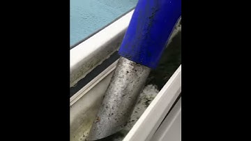 Gutter vacuum