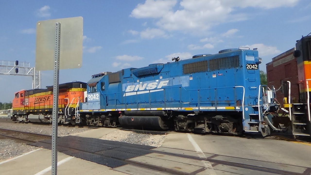 (Amazing Lashup) BNSF Barstow Local in Galesburg, Illinois