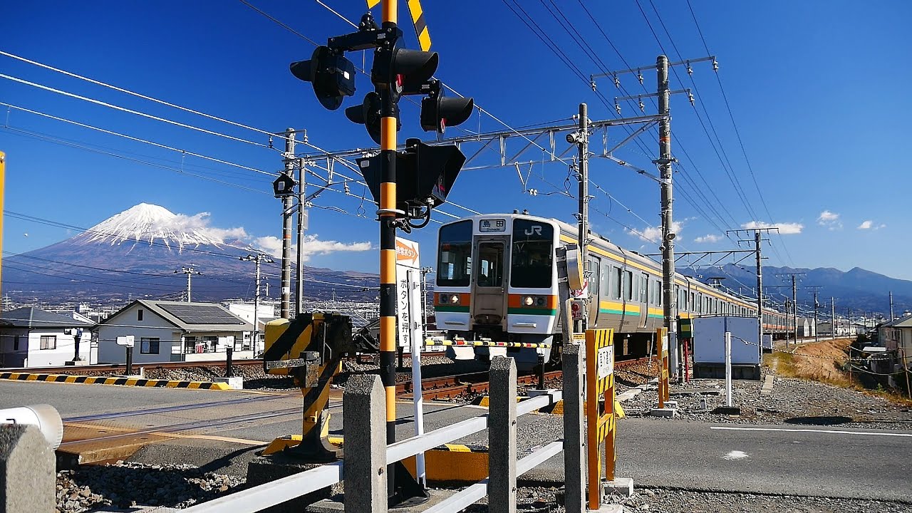 JR 東海道線【No.132】宮下踏切・通過・走行映像 静岡県富士市