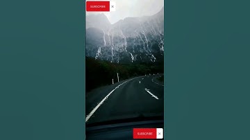 những thác nước chảy từ trên núi xuống #shorts