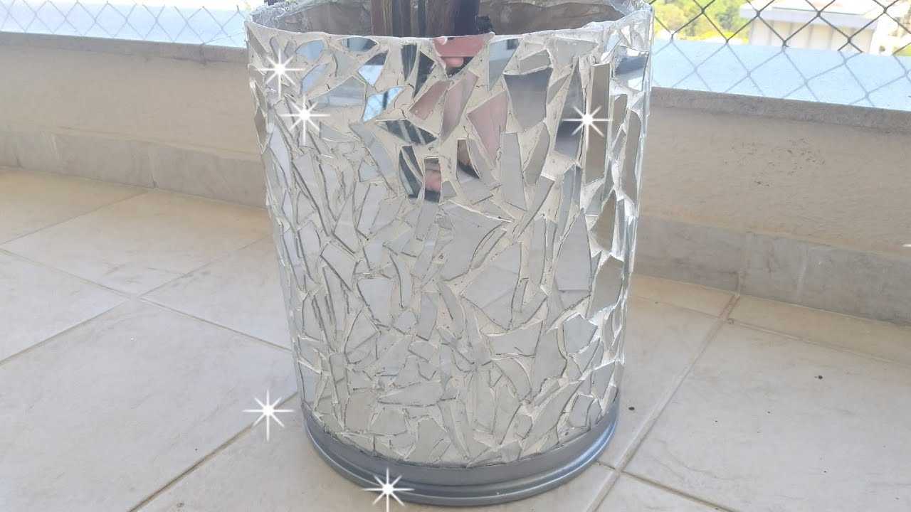 Vaso espelhado feito com cacos espelho
