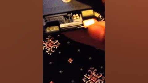 HTC 8S - How to put a Insert a microSIM