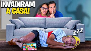 PASSEI A NOITE SOZINHO JOGANDO STUMBLE GUYS *Quem invadiu a casa ?