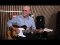 Capture de la vidéo Dan Ar Braz Découvre Ses Guitares Marceau (Extrait Le Grand Bazh.art - France 3 Bretagne)