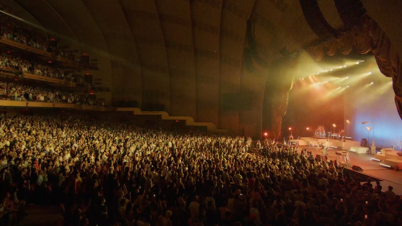 洋楽  live at radio city music hall Amazon.com: Live at Radio City Music Hall [Blu-ray